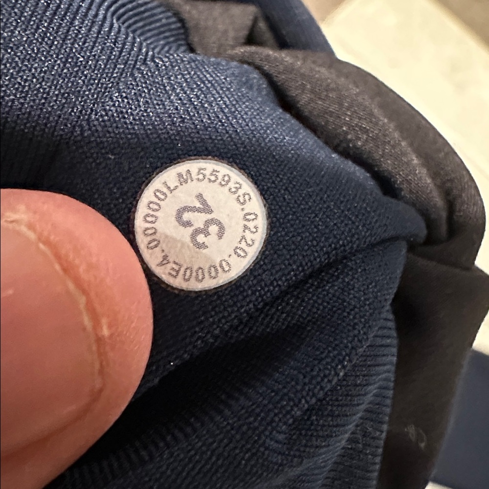 Lululemon ABC Pant *Skinny 34" True Navy 32x34.  Great condition! Warpstreme - Picture 4 of 6